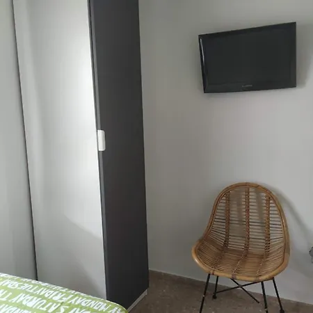 Con Preciosas Vistas Al Mar,wifi Y Piscina De Temporada